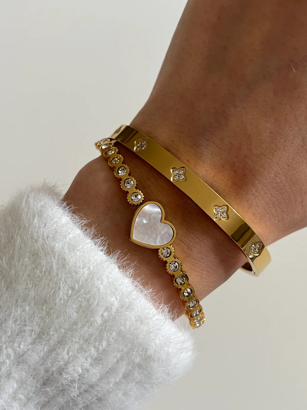 Pulsera brazalete con estrella estelar brillante