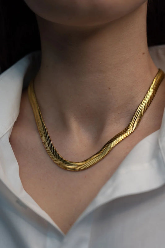 Collar de serpiente plana