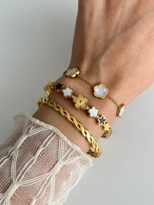 Pulsera de cadena con flores