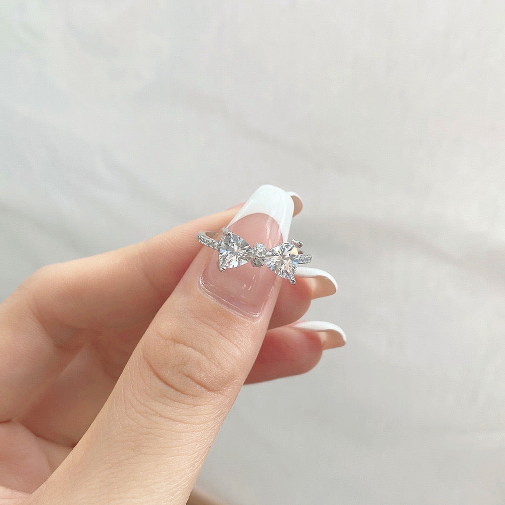 Sparkling Bow Ring