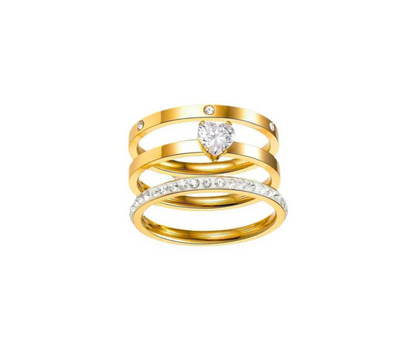 Anillo brillante con forma de corazón y triple banda