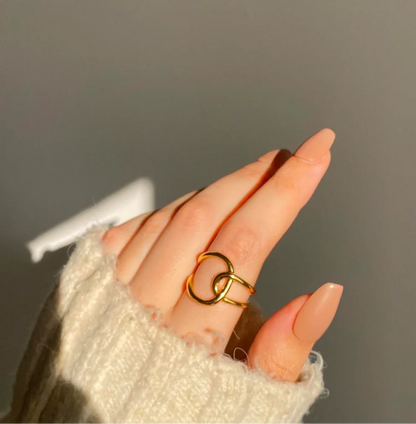 Bague en or avec nœud infini