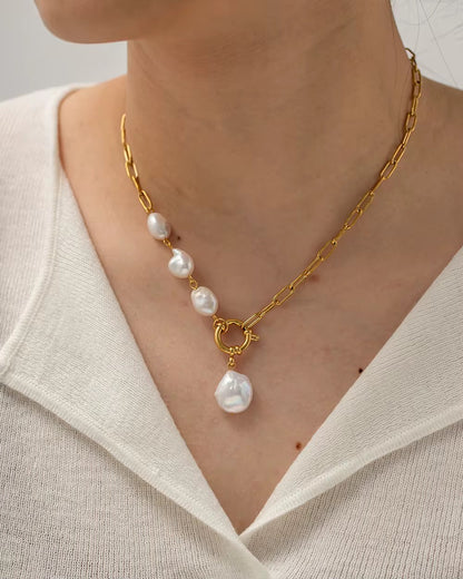 Conjunto de collar con eslabones de perlas y cierre de aro con dije de perla