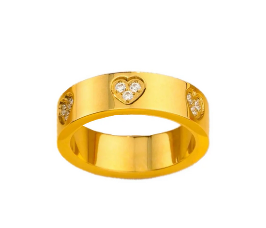 Anillo de banda con corazón brillante