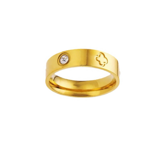 Clover Sparkling Band Ring